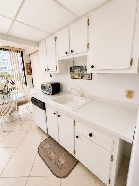 3589 S Ocean Boulevard #404, South Palm Beach FL - photo 18 of 50