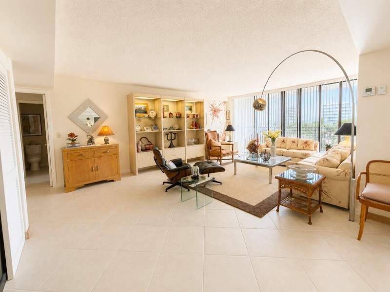 2 bedroom Condominium at 3589 S Ocean Boulevard #404, Mayfair House Condo, South Palm Beach — photo 2
