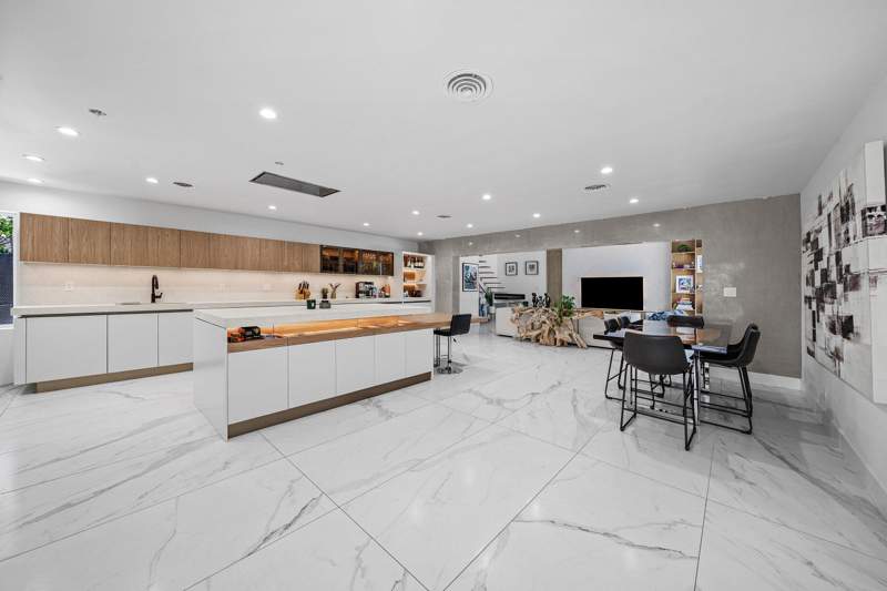 4 bedroom Single Family Residence at 5920 NE 21st Road, Imperial Point , Fort Lauderdale — photo 4