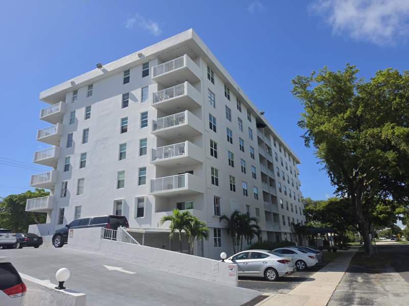 1 bedroom Condominium at 6000 NE 22nd Way #3g, Imperial Point Condo, Fort Lauderdale — photo 2