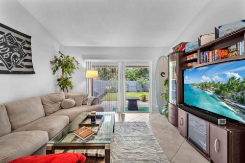 2347 N 37th Avenue, Hollywood FL - photo 8 of 33