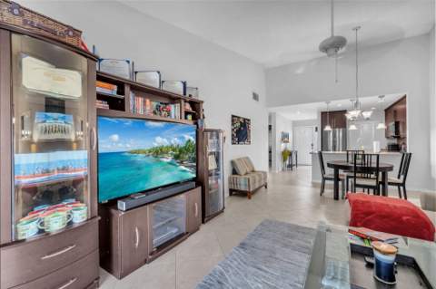 2347 N 37th Avenue, Hollywood FL - photo 11 of 33