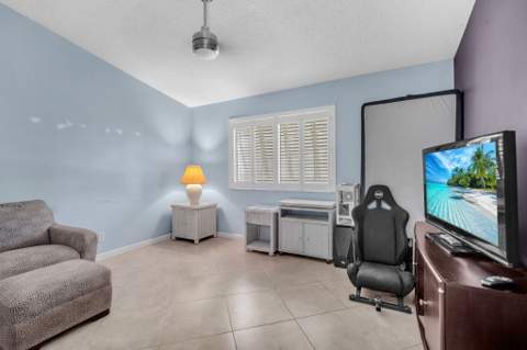 2347 N 37th Avenue, Hollywood FL - photo 19 of 33