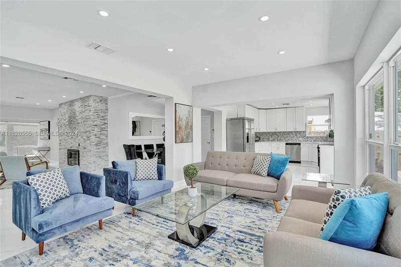 4 bedroom Single Family Residence at 3421 Dover Road, Hillsboro Shores Sec, Pompano Beach — photo 4