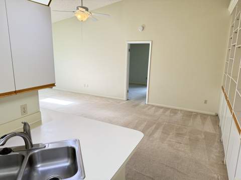 8228 SE Croft Circle #J-8, Hobe Sound FL - photo 11 of 28