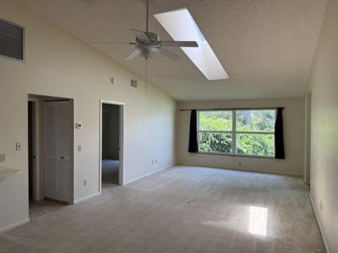 8228 SE Croft Circle #J-8, Hobe Sound FL - photo 7 of 28