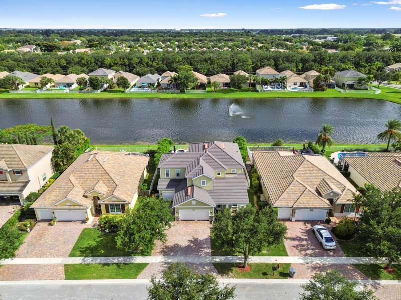 5 bedroom Single Family Residence at 9526 Wrangler Drive, Oak Haven, Lake Worth — photo 3