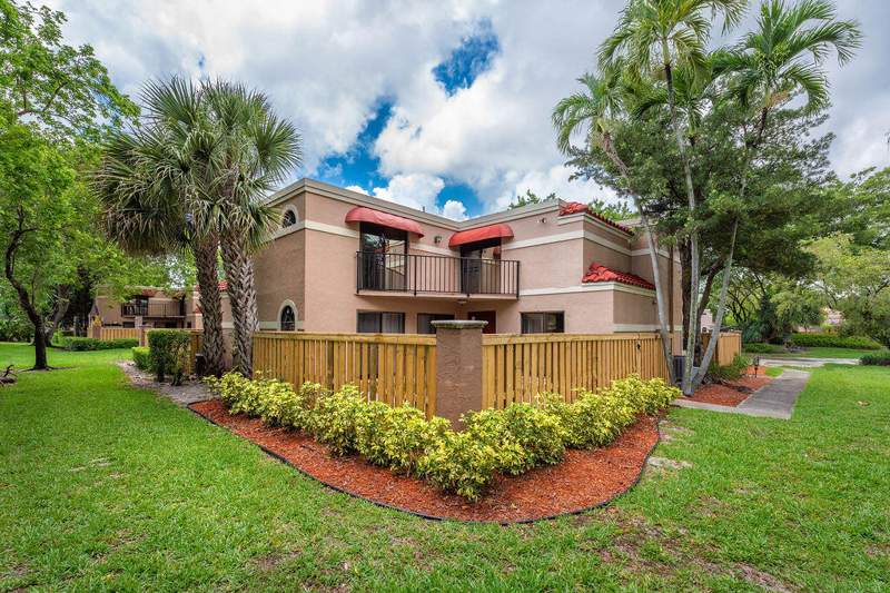 3 bedroom Townhouse at 8050 Severn Drive #C, Boca Rio North, Boca Raton — photo 2