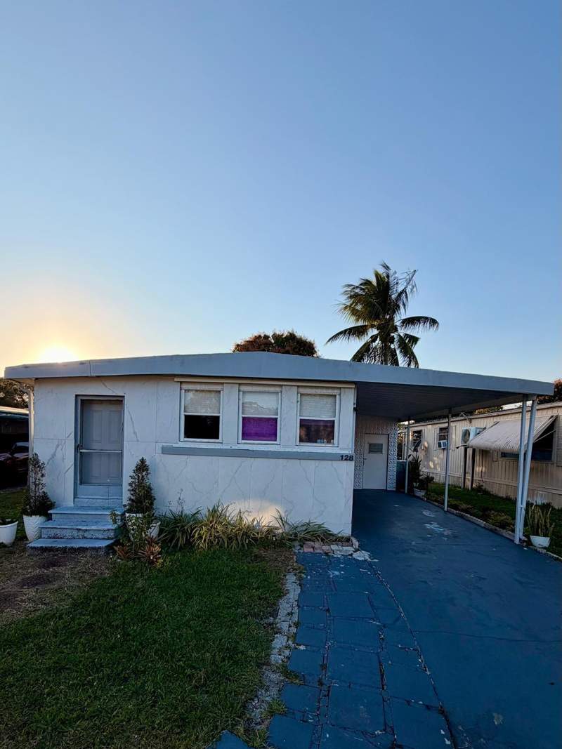 2 bedroom Manufactured Home at 128 Havenwood Drive, Havenwood Park, Pompano Beach — photo 2