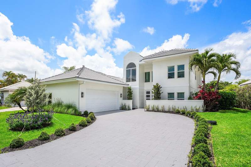 4 bedroom Single Family Residence at 9701 Spray Drive, Breakers West 9, West Palm Beach — photo 2