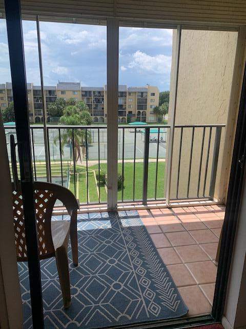 2820 Tennis Club Drive #506, West Palm Beach FL - photo 11 of 18