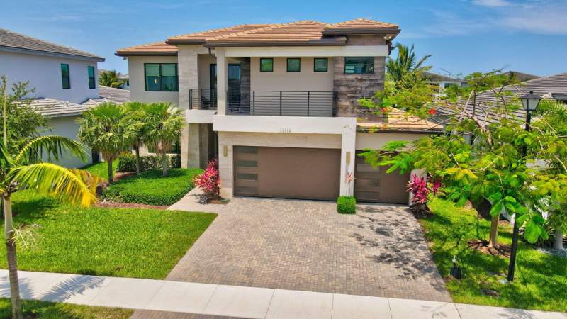 4 bedroom Single Family Residence at 17112 Aquavera Way, LOTUS, Boca Raton — photo 4