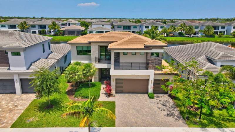 4 bedroom Single Family Residence at 17112 Aquavera Way, LOTUS, Boca Raton — photo 5