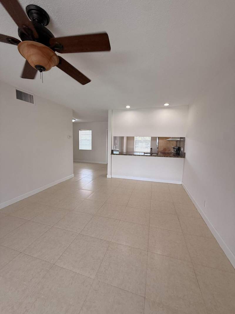 2 bedroom Condominium at 875 NW 13th Street #405, Centre Hill Courts Condo, Boca Raton — photo 5