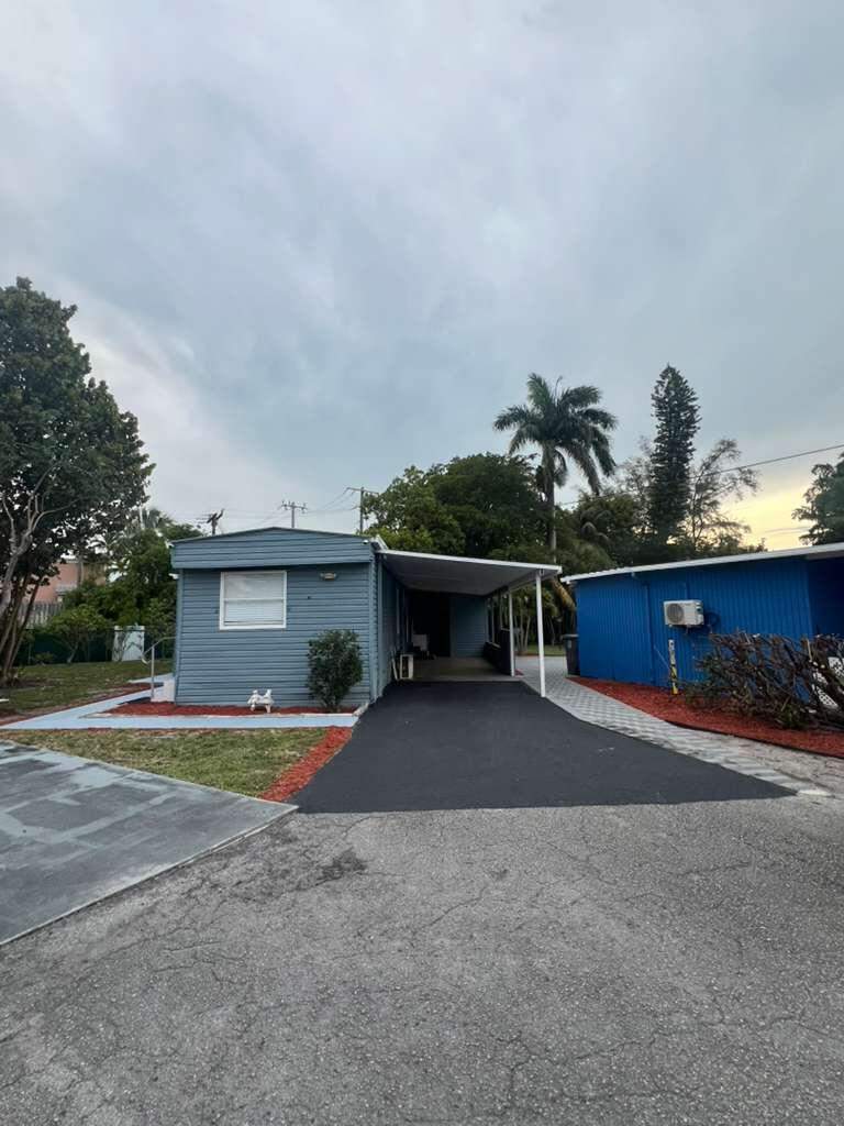 4 bedroom Mobile Home at 1495 Michelle Drive #41, Palm Beach Colony, West Palm Beach — photo 2