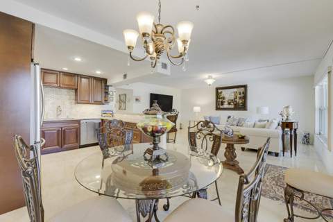 210 Wellington, West Palm Beach FL - photo 10 of 22