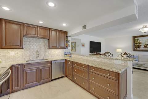 210 Wellington, West Palm Beach FL - photo 12 of 22