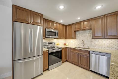 210 Wellington, West Palm Beach FL - photo 13 of 22