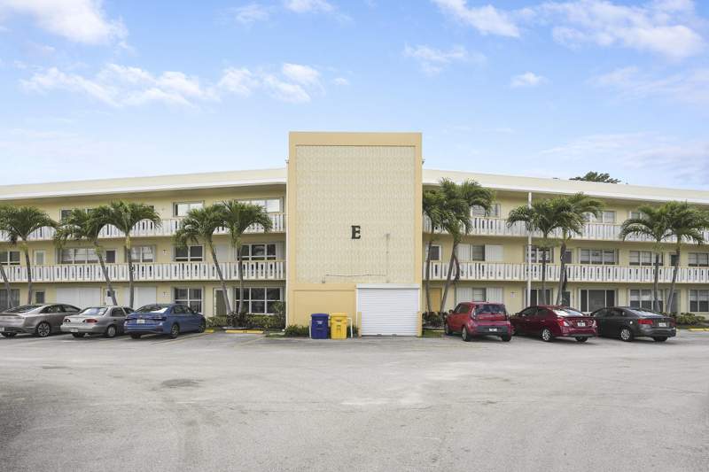 2 bedroom Condominium at 210 Wellington, Wellington Condos, West Palm Beach — photo 4