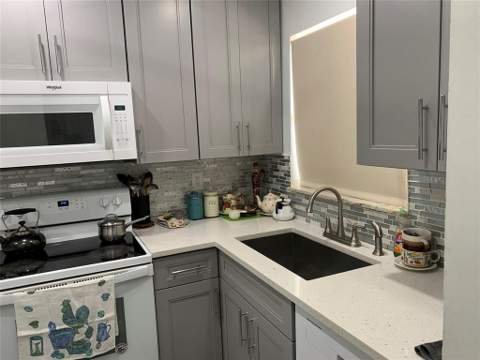 8080 N Sunrise Lakes #303, Sunrise FL - photo 6 of 11