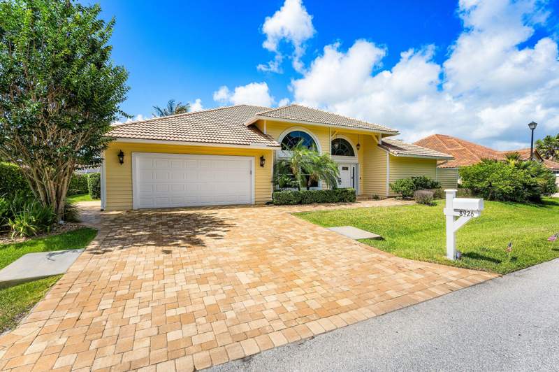3 bedroom Single Family Residence at 8926 SE North Passage Way, North Passage, Jupiter — photo 2