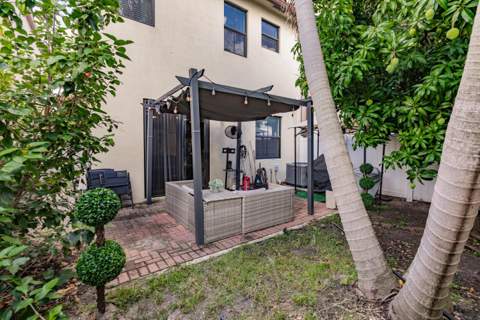 6026 Pine Tree Way #6026, Riviera Beach FL - photo 22 of 31