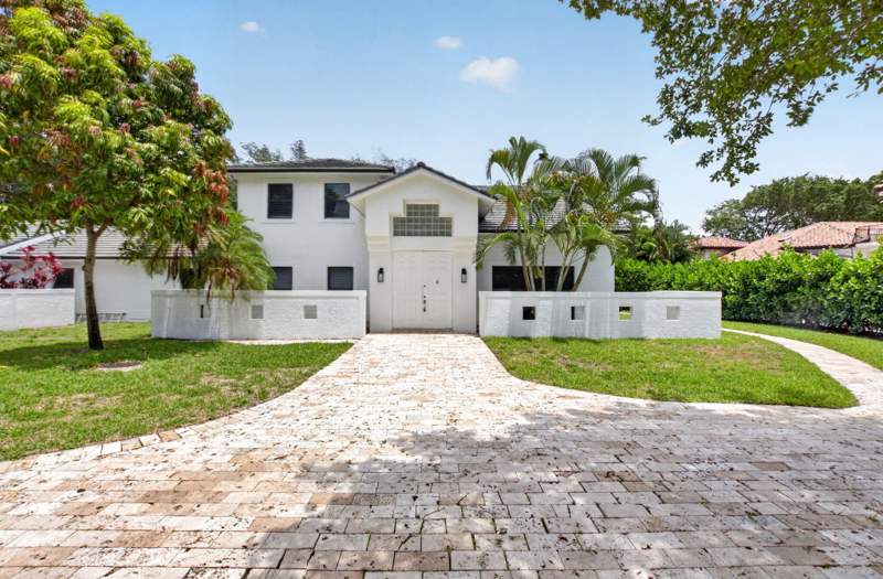 5 bedroom Single Family Residence at 8044 Twin Lake Drive, Long Lake Estates 1 As, Boca Raton — photo 4