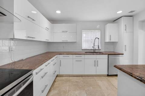 8044 Twin Lake Drive, Boca Raton FL - photo 23 of 86
