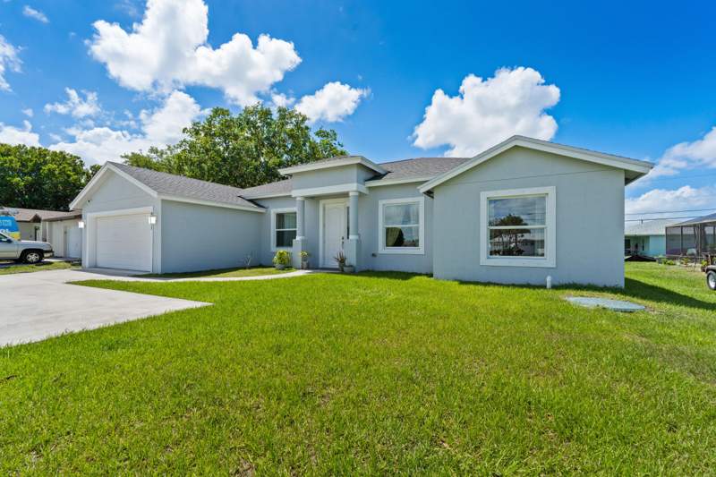 4 bedroom Single Family Residence at 981 SW California Boulevard, Port St Lucie Section 8, Port St. Lucie — photo 2