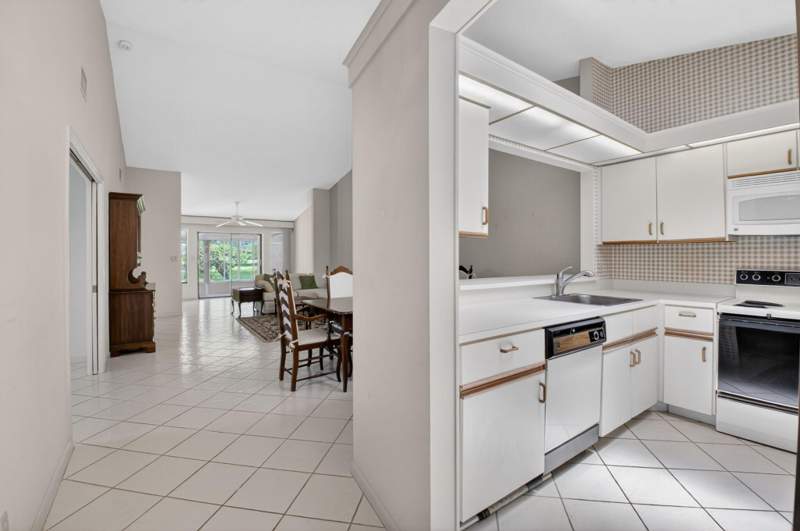 3 bedroom Villa at 10939 Roebelini Palm Court #A, Palm Chase, Boynton Beach — photo 5