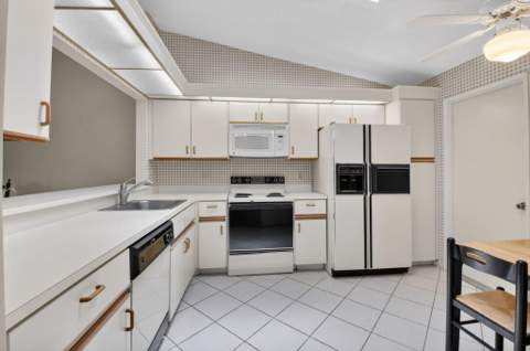 10939 Roebelini Palm Court #A, Boynton Beach FL - photo 14 of 52