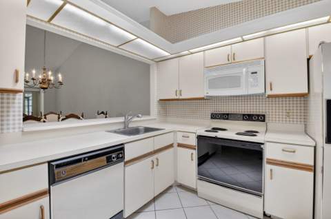 10939 Roebelini Palm Court #A, Boynton Beach FL - photo 16 of 52