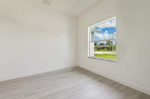 981 SW California Boulevard, Port St. Lucie FL - photo 15 of 23