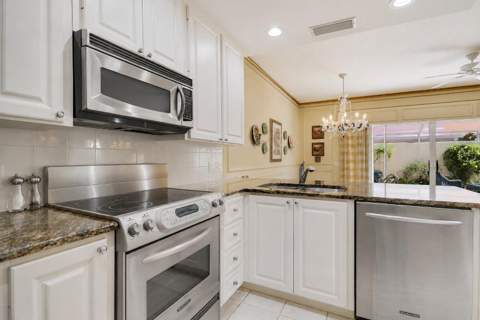 77 Laurel Oaks Circle, Tequesta FL - photo 15 of 45