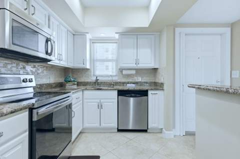 2880 NE 33rd Court #305, Fort Lauderdale FL - photo 8 of 26