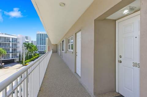 2880 NE 33rd Court #305, Fort Lauderdale FL - photo 22 of 26