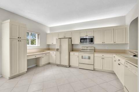 7775 Southampton Terrace #307, Tamarac FL - photo 6 of 76