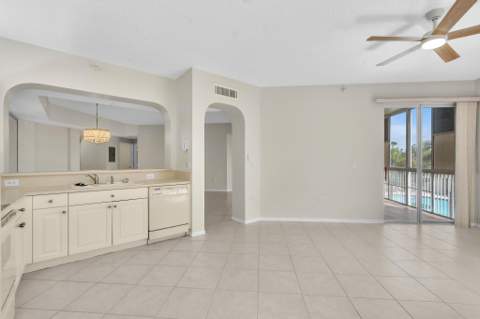 7775 Southampton Terrace #307, Tamarac FL - photo 11 of 76