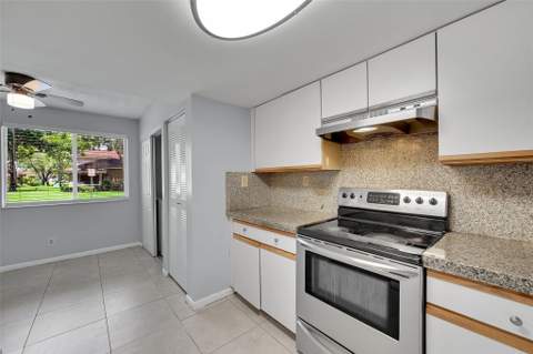 796 NW 91st Terrace, Plantation FL - photo 10 of 30