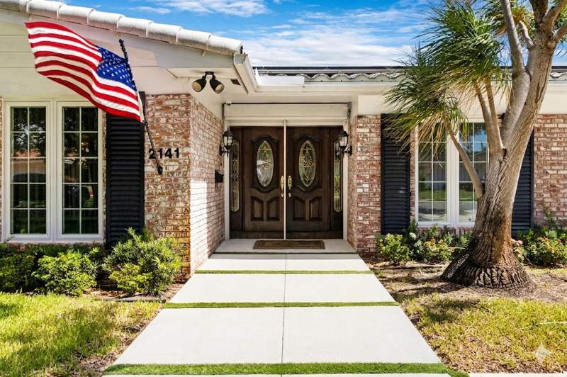 5 bedroom Single Family Residence at 2141 NE 67th Street, Imperial Point 5 Sec, Fort Lauderdale — photo 5