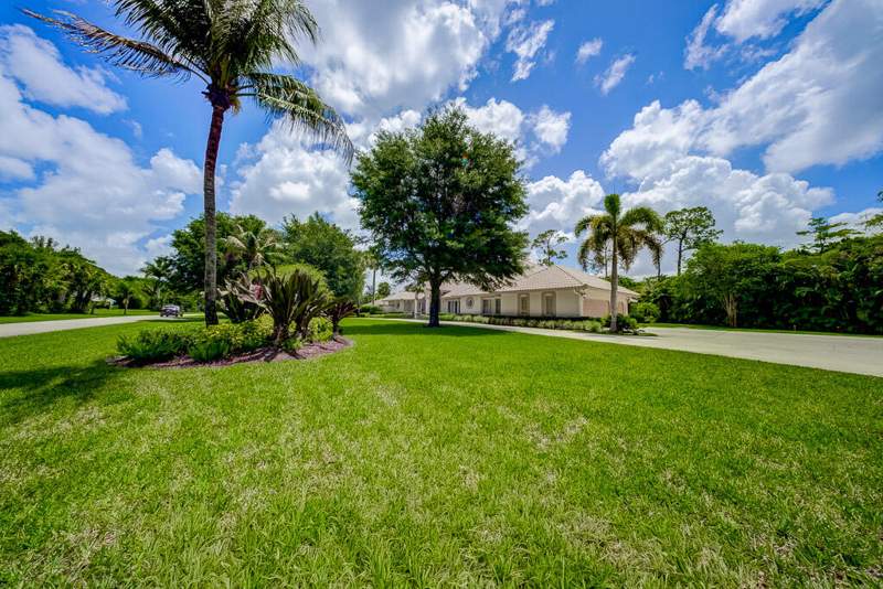 4 bedroom Single Family Residence at 13406 Doubletree Circle, Pinewood Of Wellington, Wellington — photo 4