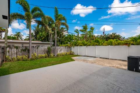 2733 NE 6th Avenue, Wilton Manors FL - photo 23 of 47