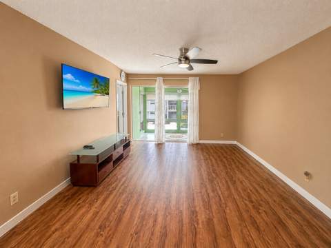 18 Colonial Club Drive #200, Boynton Beach FL - photo 10 of 52