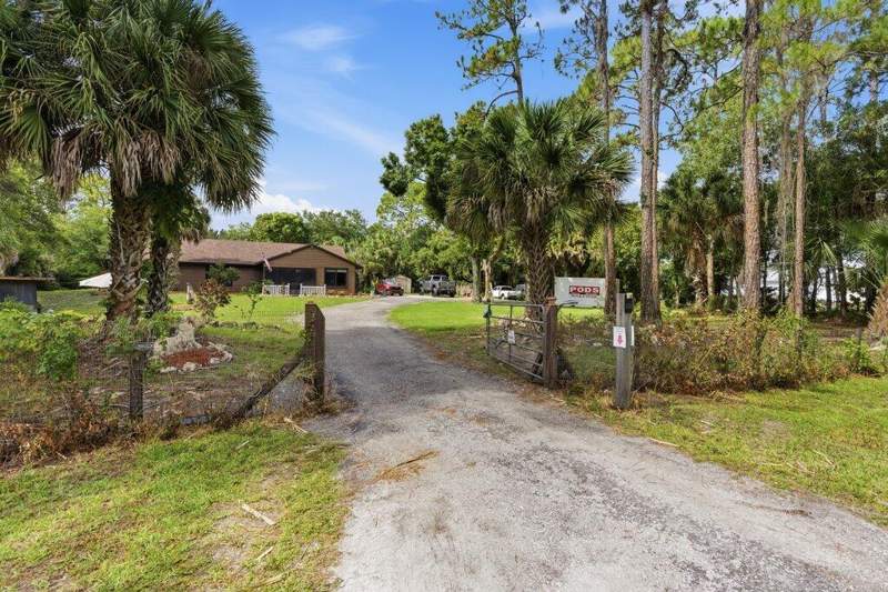 4 bedroom Single Family Residence at 16888 Hialeah Drive, Loxahatchee, The Acreage — photo 4