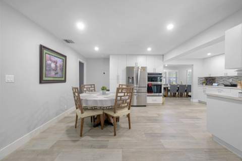6850 NW 7th Street, Plantation FL - photo 9 of 38