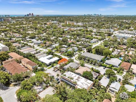 3421 NE 15th Avenue #8, Oakland Park FL - photo 8 of 57