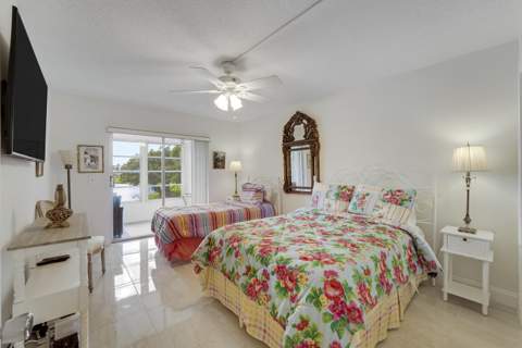 210 Wellington, West Palm Beach FL - photo 16 of 22