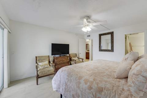 210 Wellington, West Palm Beach FL - photo 14 of 22