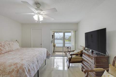 210 Wellington, West Palm Beach FL - photo 15 of 22