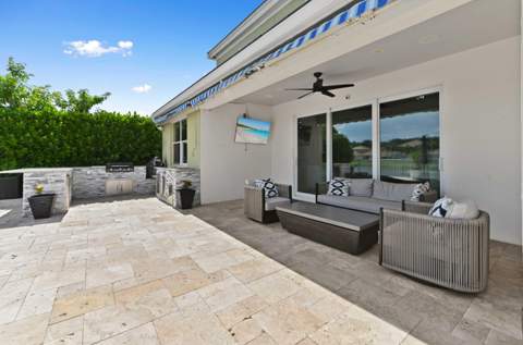 9526 Wrangler Drive, Lake Worth FL - photo 8 of 54